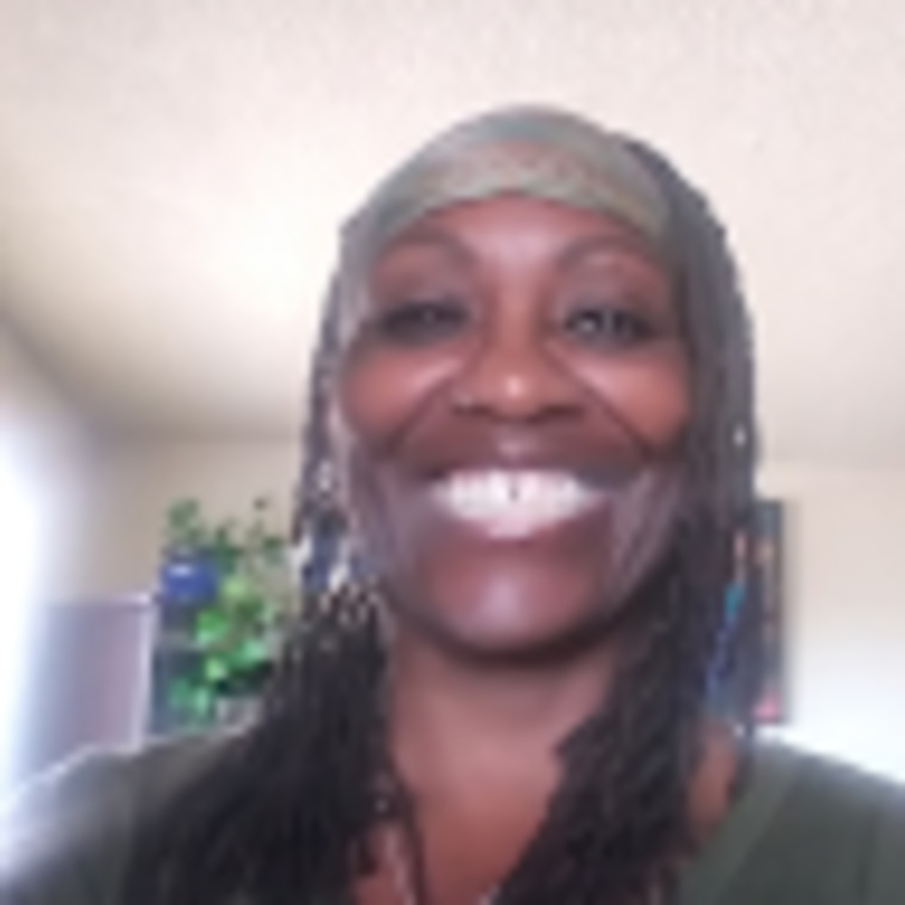 Meet your Posher, Crystal